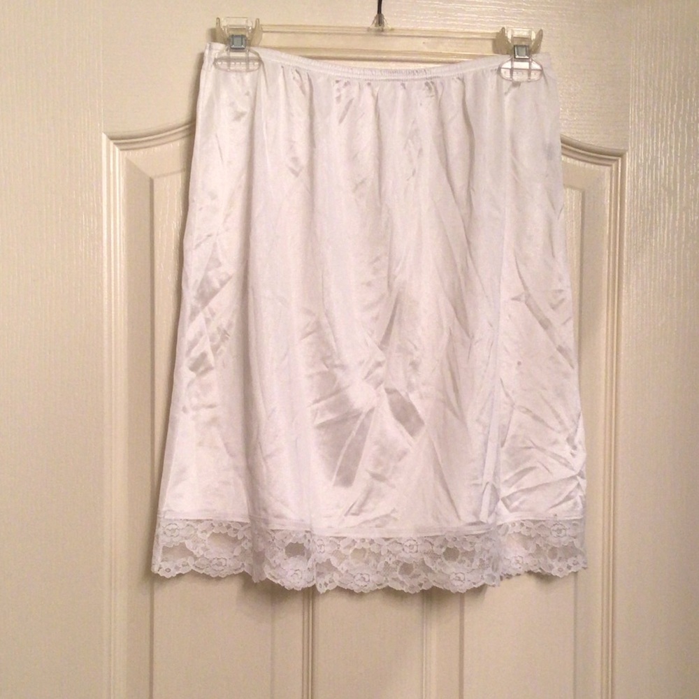 Women’s Half Slip